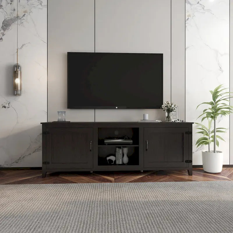 Meuble TV en bois noir avec étagères ouvertes et portes de placard