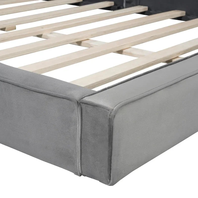 Lit queen-size plateforme en velours gris avec tête de lit rembourrée et profil bas