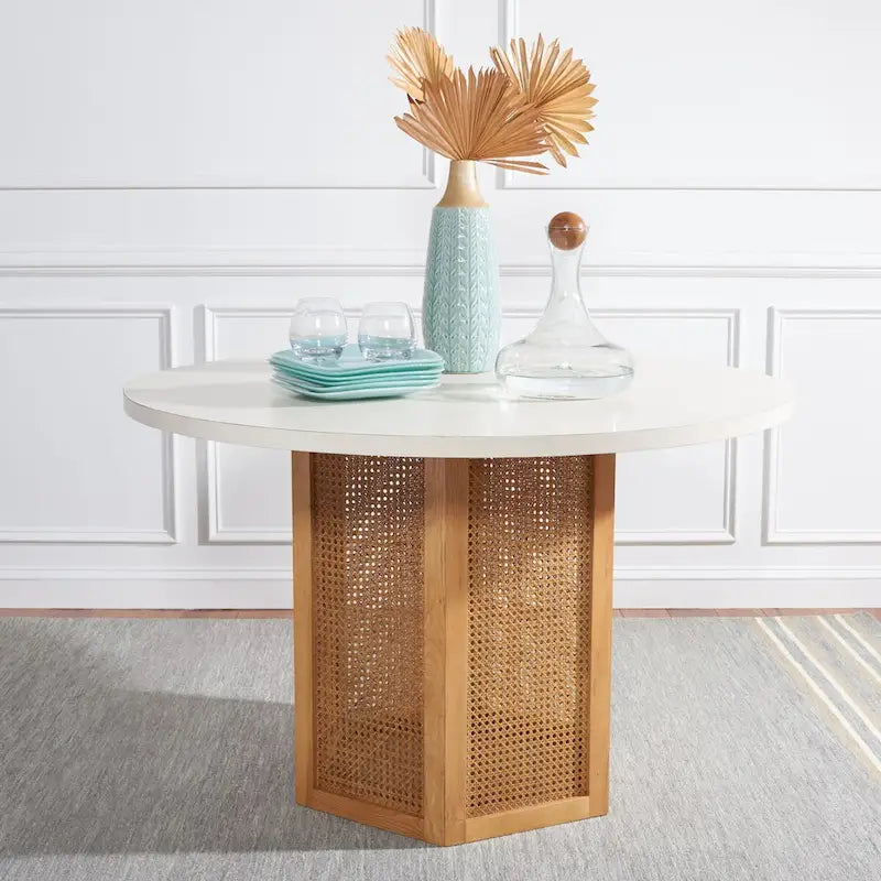 Table à manger piédestal ronde en faux marbre, cannage tissé, blanc naturel